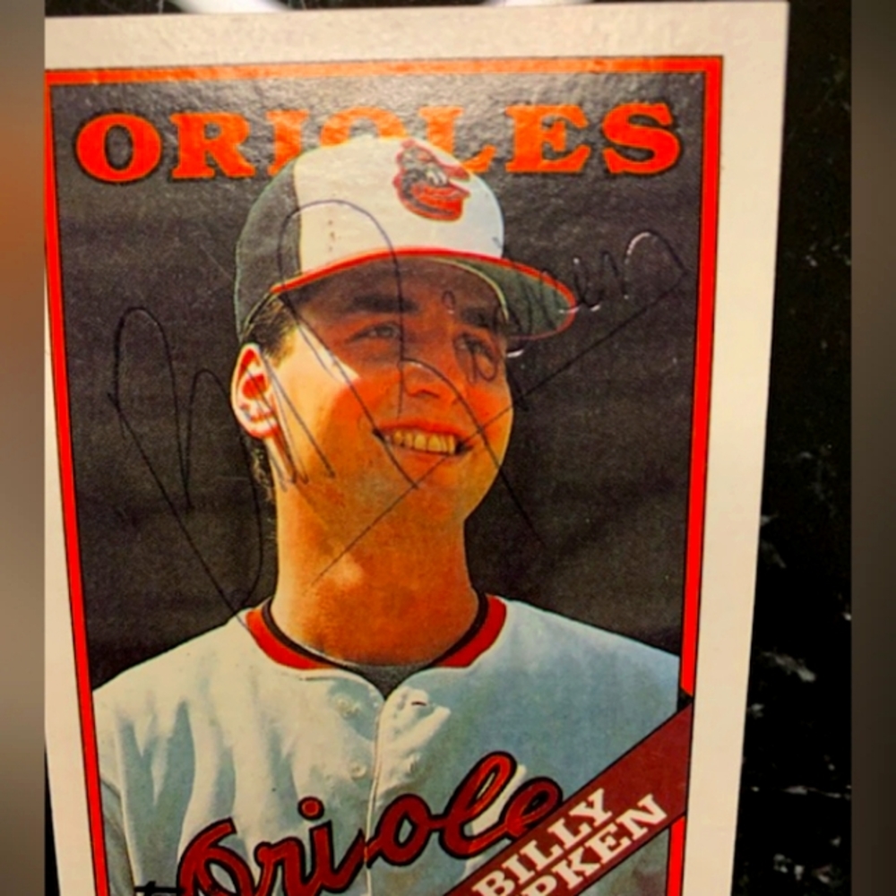 Autographed MLB memrobilia